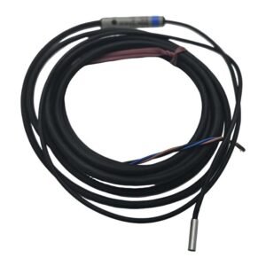 KEYENCE EM-030 Built in Amplifier Small Proximity Sensor Body Cover Type