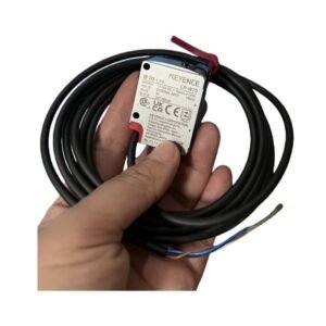 KEYENCE LR-W70 Small hite Light Spot Photoelectric Sensor Used for High-precision